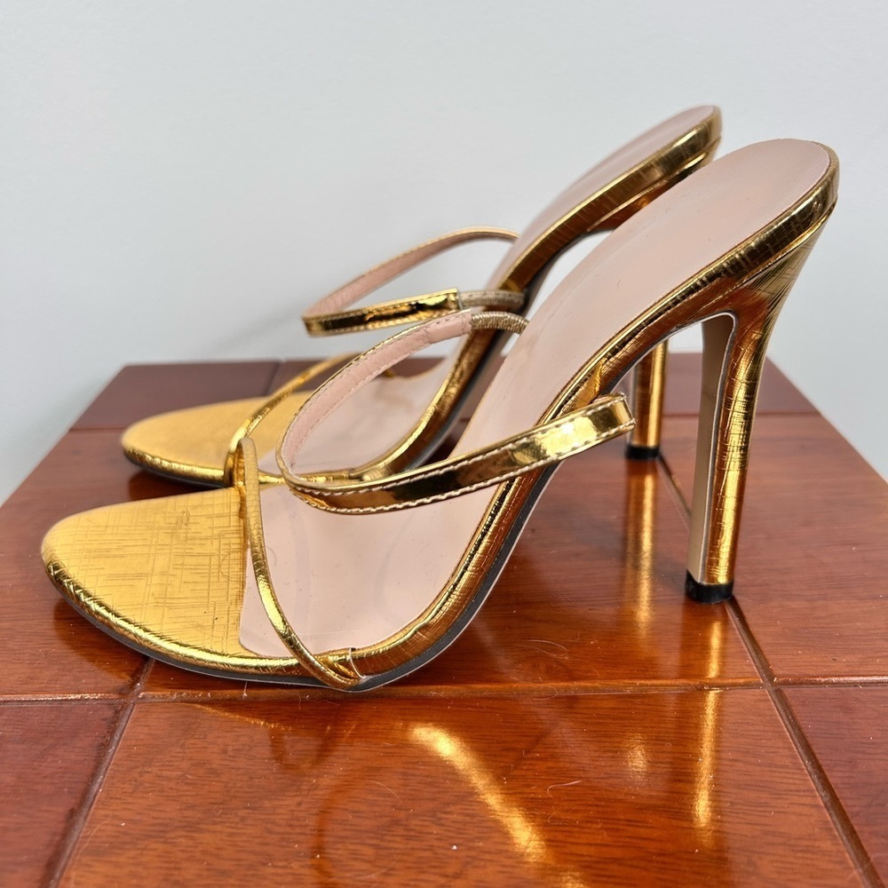 Gold strappy heels, size Euro 37, pointy toe, 3.5” heel, NEW, Summer Party Sexy